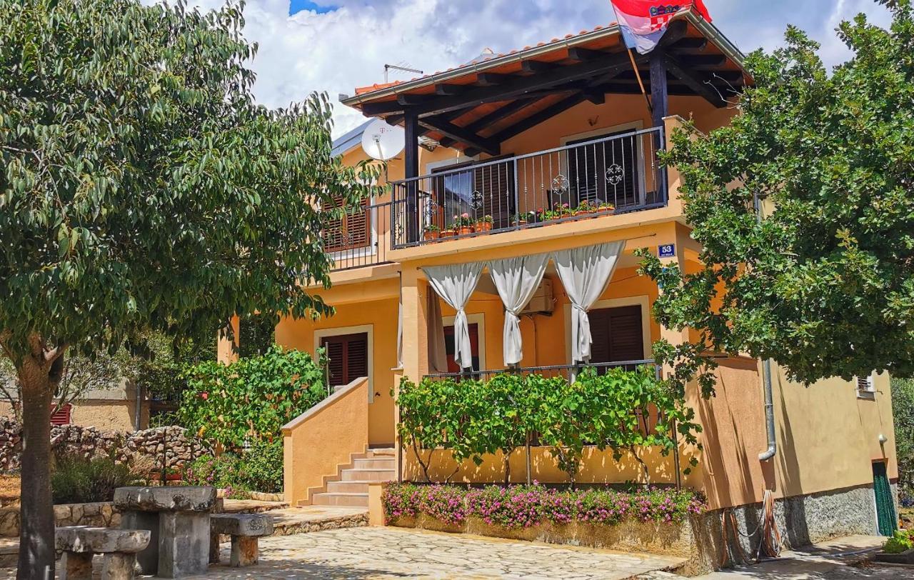 Park Apartment Pridraga Exterior photo