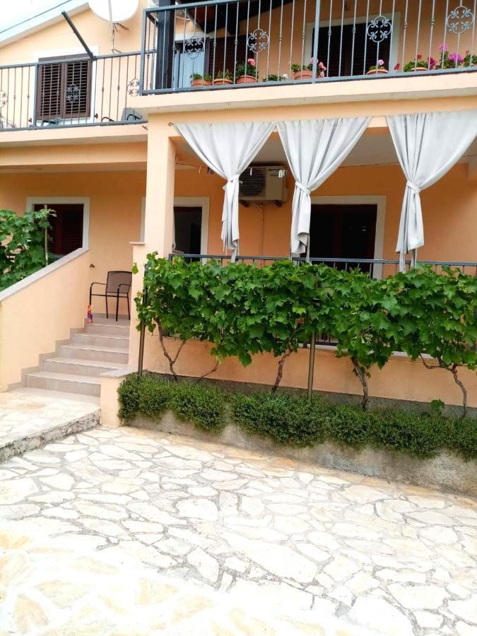 Park Apartment Pridraga Exterior photo