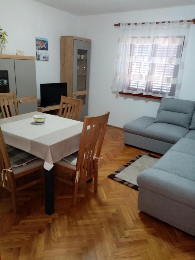 Park Apartment Pridraga Exterior photo