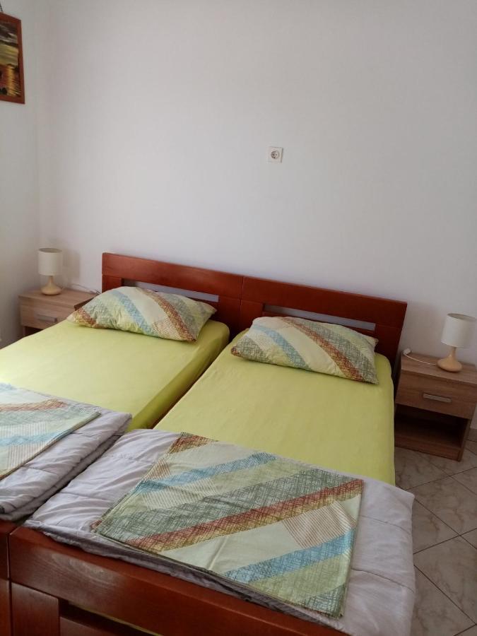 Park Apartment Pridraga Exterior photo